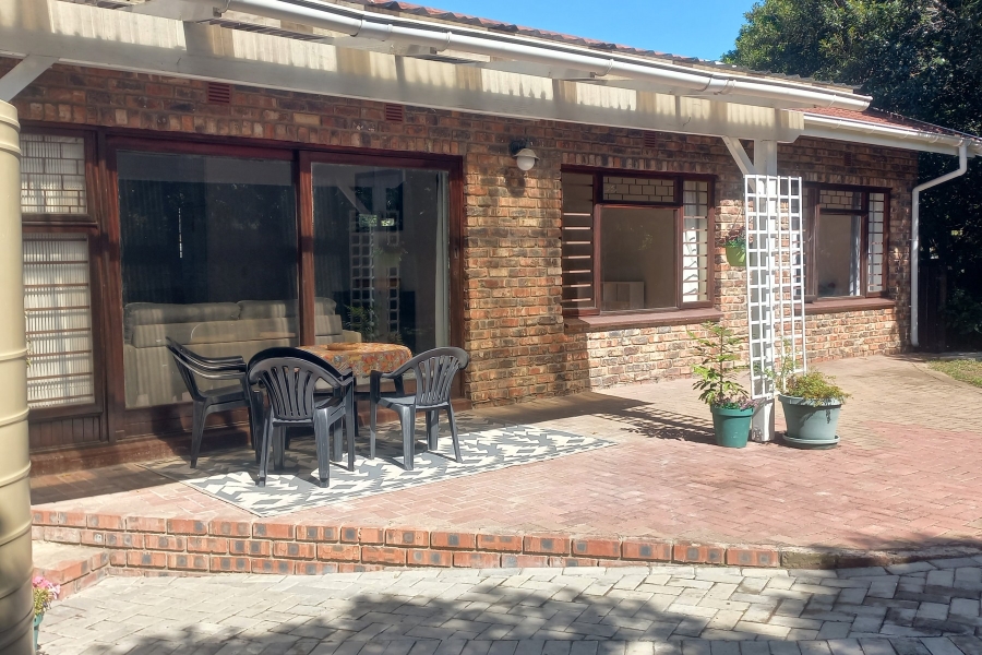 5 Bedroom Property for Sale in Kingfisher Creek Western Cape